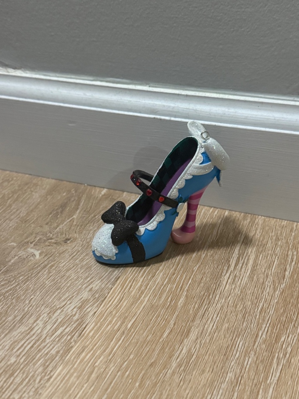 Disneys alice in wonderland shoe ornament